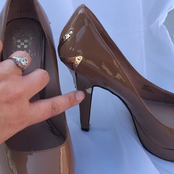 Vince Camuto Platform Heel in nude patent leather - Picture 6 of 6